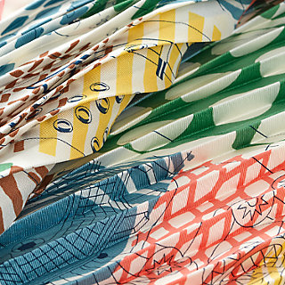 Twilly au Bloc pleated scarf 90 | Hermès Macau SAR Twilly au Bloc pleated scarf 90 | Hermès Macau SAR